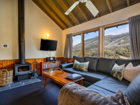 Banjo 5 Two Bedroom and Loft with alpine views and fireplace